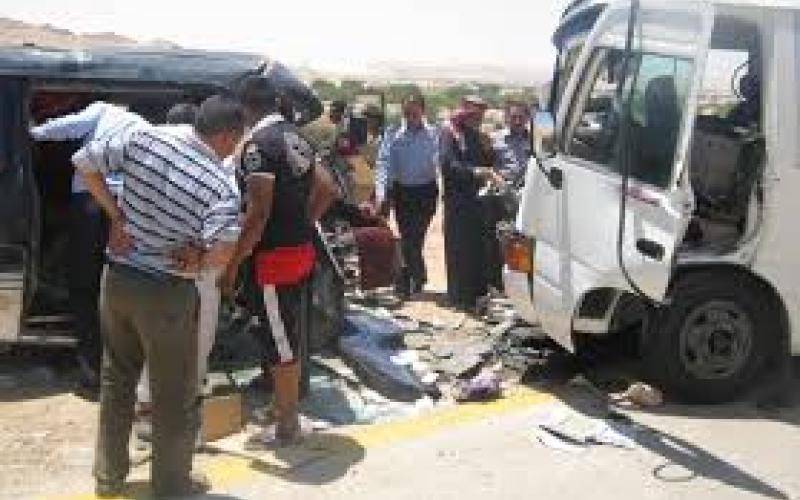 11 اصابة بتصادم حافلتين في السلط