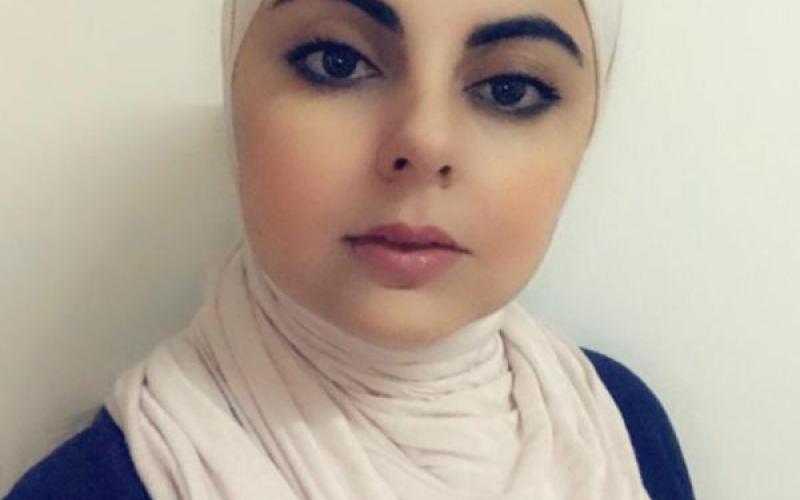 لاجىء ليس معلم شاورما وحلويات