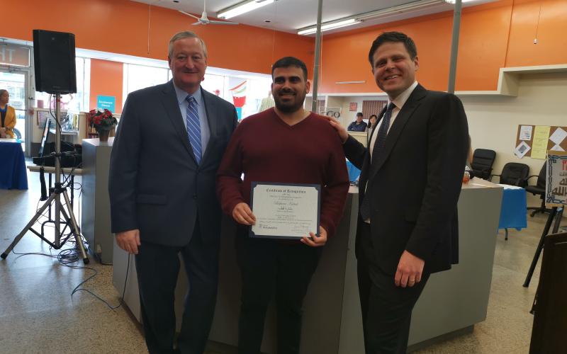 عمدة فيلادلفيا يكرم مهاجر فلسطيني