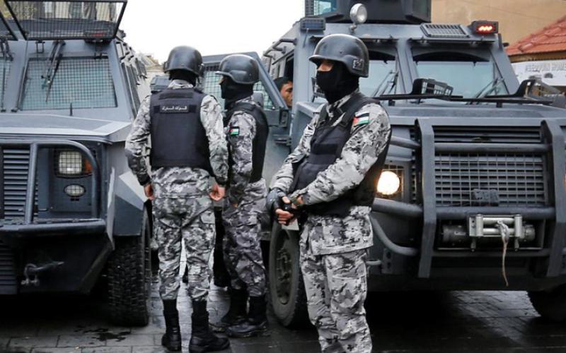 القبض على 8 من كبار تجار ومروجي المخدرات في البادية الشمالية