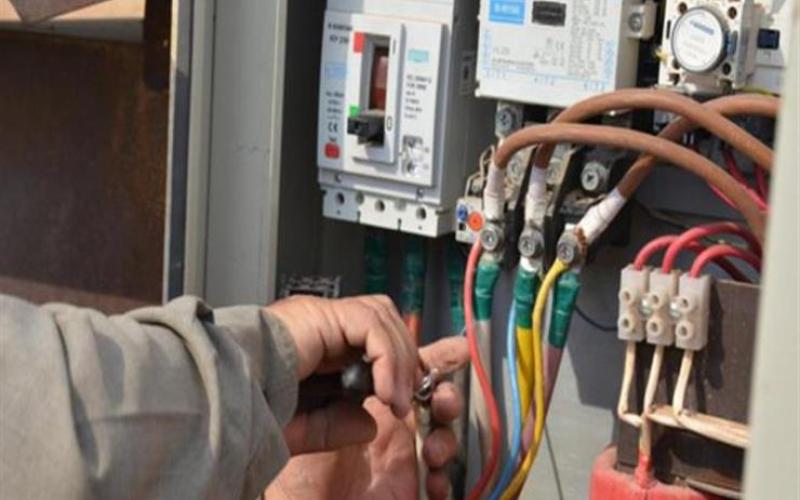 ضبط 4850 حالة سرقة كهرباء