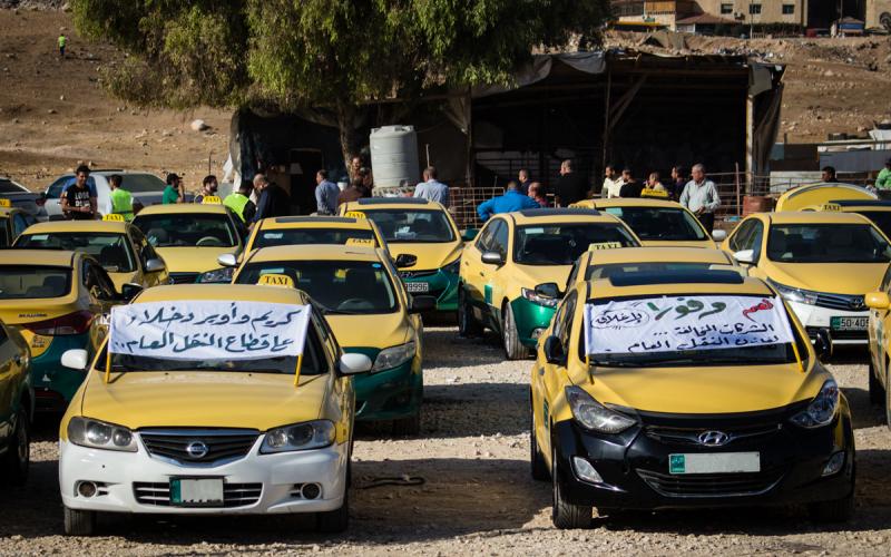 "المستهلك" تنتقد قرار رفع فتحة عداد التكسي الأصفر