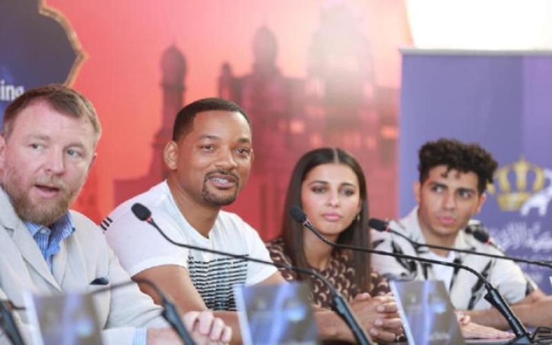 النجم العالمي ويل سميث يعلن بدء عرض فيلم «علاء الدين» في عمان