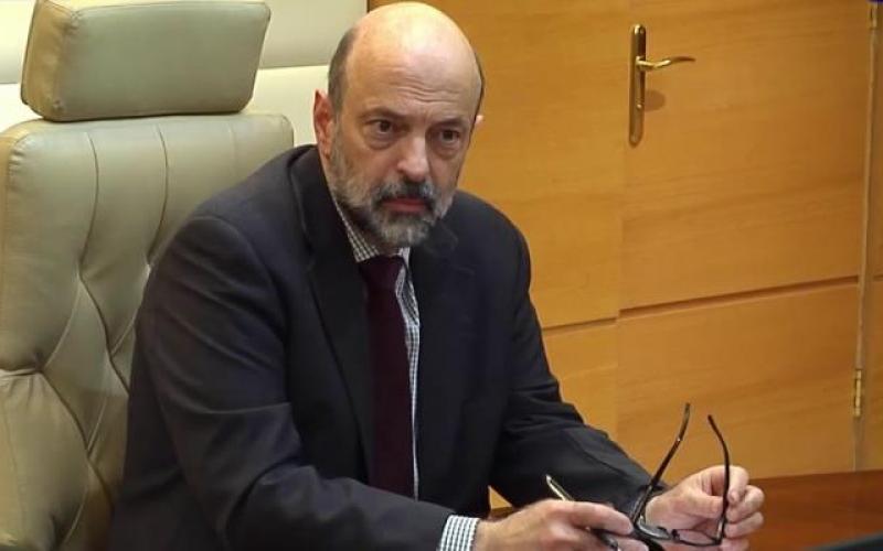 الرزاز يتوعد الموظفين المقصرين: لقد أعذر من أنذر