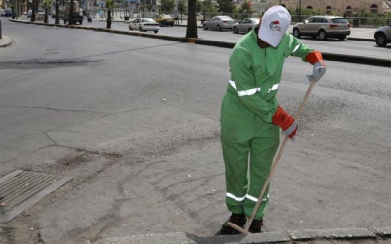 الأمانة : إيقاف عمال الوطن عن العمل خلال ساعات الظهيرة