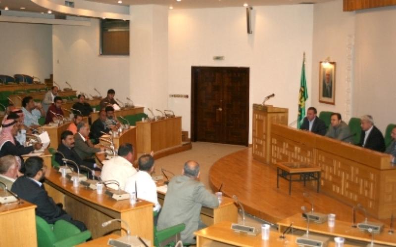 أعضاء الأمانة يؤجلون موافقتهم على إستراتجية النقل العام