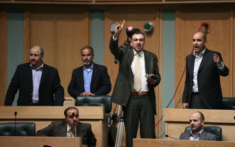 خلافات داخلية في الإخاء النيابية..هل تبقى طي الكتمان؟!