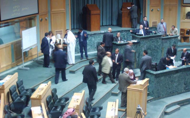 امتيازات...وتأشيرات حج... للنواب بغطاء حكومي