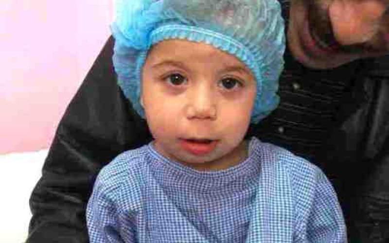 نقابة الأطباء تحقق في قضية الطفل عثمان الذي دخل لعلاج زائدة لحمية ليخرج بموت