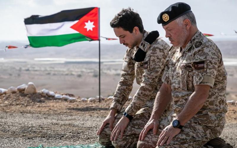 الملك عبد الله الثاني يصلي في الباقورة المستعادة