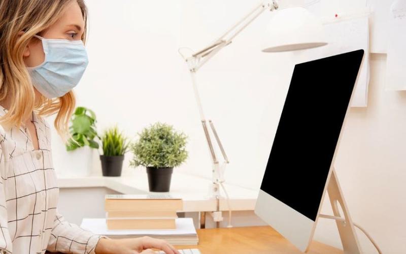  أزمة في خدمات الإنترنت بسبب كورونا.. العمل من البيت زاد الضغط وشركات تعرض خدمات مساعدة 