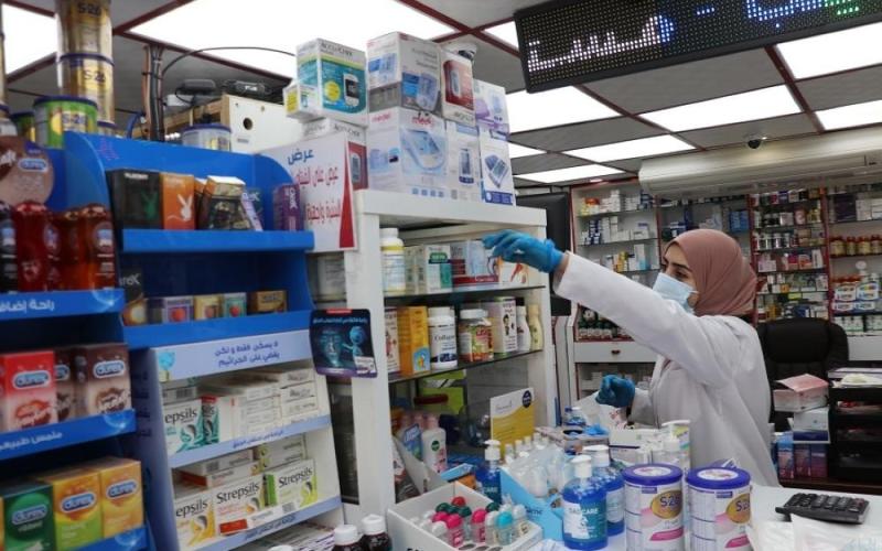 نحو 60 سيارة حاليأ تابعة لشركة طلبات تعمل على توزيع هذه الأدوية موزعة على 28 مركزا صحيا فرعيا