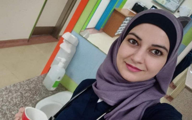 الطبيبة دانة