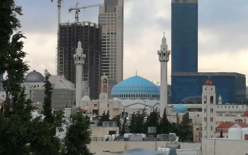 مسجد الملك المؤسس في منطقة العبدلي بعمّان وتظهر بطريركية الأقباط الأرثوذوكس 24-5-2020 (أغيد أبو زايد-عمان نت)