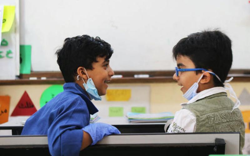 طالبان يعودان للدراسة وجاهيا (وكالات)