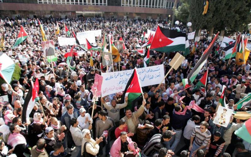 الأحزاب والجامعات 