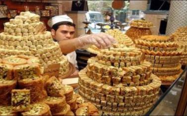 المطاعم ومحال الحلويات السورية تفرض نفسها بقوة في الزرقاء