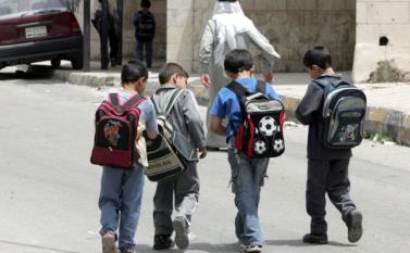 طلبة المدارس على أبواب العطلة الصيفية